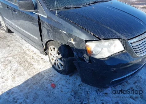 2013 Chrysler Town & Country Touring z USA, uszkodzony, nr VIN 2C4RC1BG4DR510331